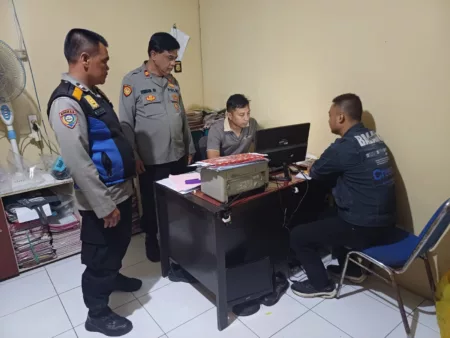 Pria di Bandung Tembak Mati Kucing Liar, Videonya Viral di Medsos Pria di Bandung Tembak Mati Kucing Liar Diamankan Polisi