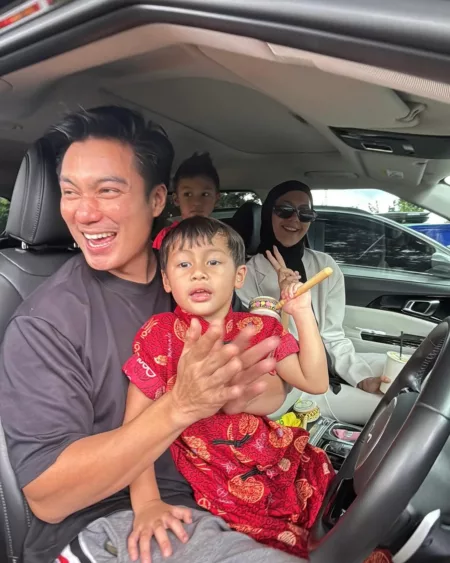Demi Anak Baim Wong Bertemu dengan Paula Verhoeven Demi Anak Baim Wong Bertemu dengan Paula Verhoeven (@baimwong)