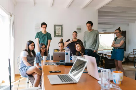 Tips Investasi untuk Gen Z dengan Anggaran Terbatas Tips Investasi untuk Gen Z dengan Anggaran Terbatas