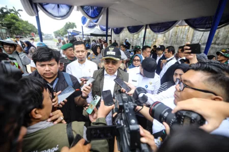 Kebun Binatang Bandung Disegel, Pemkot Pastikan Karyawan tak Kehilangan Pekerjaan Pj Walikota Bandung Bicara soal Nasib pegawai Kebun Binatang Bandung