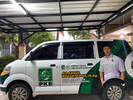 Di Hari Ulang Tahunnya, Aa Abdul Rozak Wakafkan Mobil Siaga untuk Warga Dapil 3 Bandung Di Hari Ulang Tahunnya, Aa Abdul Rozak Wakafkan Mobil Siaga untuk Warga Dapil 3 Bandung