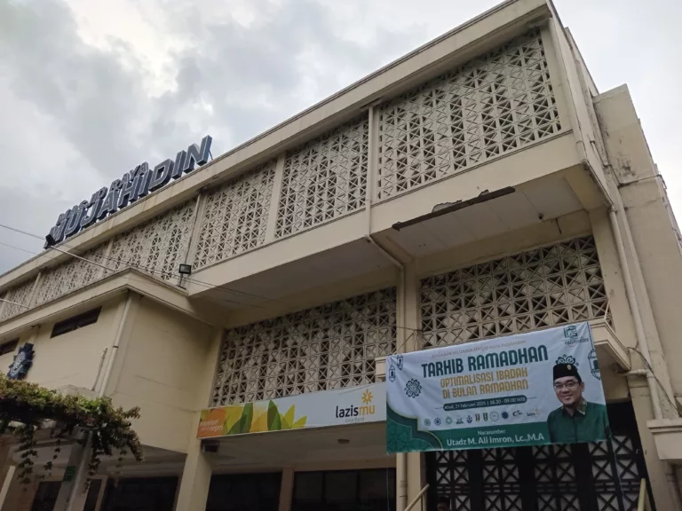 Masjid Mujahidin Gelar Berbagai Program Keagamaan dan Sosial