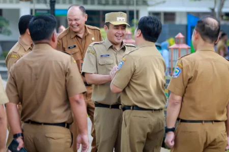 Pimpin Apel Perdana, Ini Pesan Erwin untuk Wujudkan Visi Bandung Utama Pimpin Apel Perdana, Wakil Wali Kota Serukan Sinergi Wujudkan Visi Bandung Utama