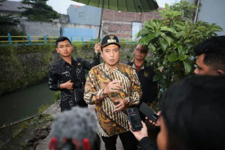 Wakil Walikota Bandung Minta DSDABM Periksa Kirmir Seluruh Sungai di Kota Bandung Wakil Wali Minta DSDABM Periksa Kirmir Seluruh Sungai di Kota Bandung