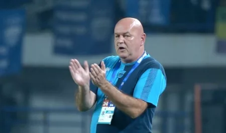 Keluhan Utama Bojan Hodak Jelang Laga Persib vs Persebaya Pelatih Persib Bandung, Bojan Hodak