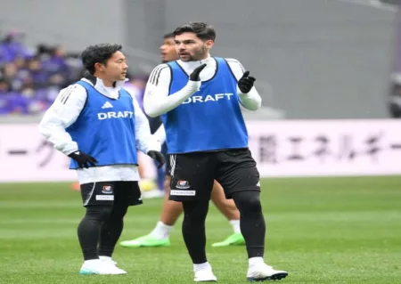 Derbi Yokohama Berakhir Imbang, Sandy Walsh Hanya Jadi Cadangan Sandy Walsh menghuni bangku cadangan pada Derbi Yokohama