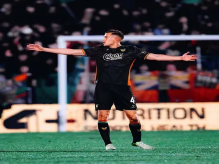 Jay Idzes Bersinar, Venezia Takluk dari AS Roma Kapten Venezia, Jay Idzes