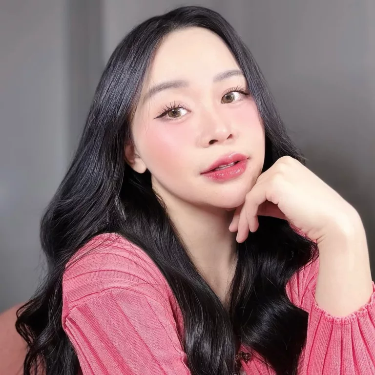 Jemima Livia Bagikan Tips Aman Memilih Skincare untuk Ibu Hamil Jemima Livia Bagikan Tips Pilih Skincare untuk Bumil dan Kulit Sensitif