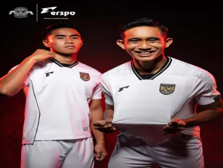 Jersey Baru Timnas Indonesia Dapat Masukan dari Patrick Kluivert dan Erick Thohir Patrick Kluivert dan Erick Thohir beri saran untuk jersey baru Timnas Indonesia
