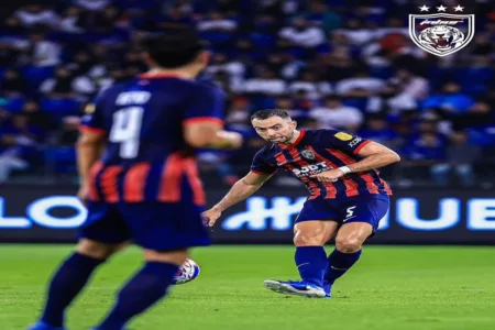 Jordi Amat Bantu JDT Lolos ke 16 Besar AFC Champions League Elite 2024/2025 Jordi Amat sukses membawa Johor Darul Ta'zim ke babak 16 besar AFC Champions League Elite 2024/2025