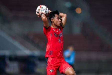 Lemparan Maut Pratama Arhan Selamatkan Bangkok United Lemparan Pratama Arhan kembali memakan korban