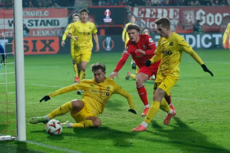 Liga Europa: FC Twente Menang Dramatis Atas Bodo/Glimt Play-off Liga Europa, FC Twente menang dramatis dengan skor 2-1 atas Bodo/Glimt