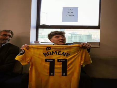 Ole Romeny Jalani Sumpah WNI di London Ole Romeny akan jalani sumpah WNI di London pada Sabtu (8/2/2025)