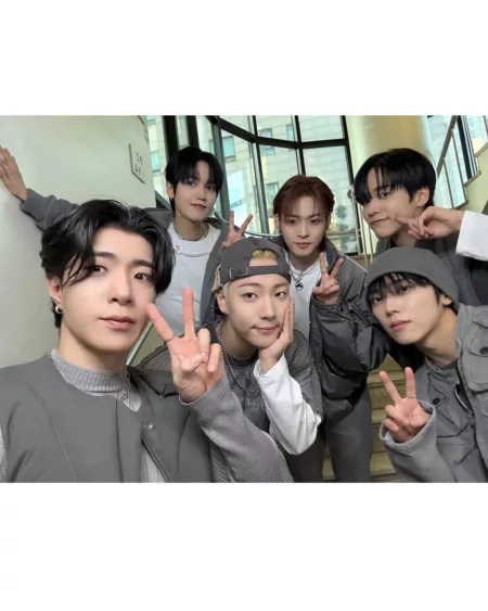 ONF Pecahkan Rekor Penjualan Album dalam Comeback Terbaru ONF Berhasil Pecahkan Rekor untuk Full Album ONF: MY IDENTITY