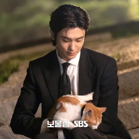 Park Hyung Sik Terjebak dalam Kesulitan di Buried Hearts Park Hyung Sik kali ini menemukan dirinya dalam situasi yang tidak terduga dalam drama Korea terbaru Buried Hearts.