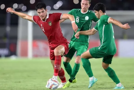 Respon Patrick Kluivert Terkait Keputusan Elkan Baggott Patrick Kluivert menerima keputusan Elkan Baggott yang menolak panggilan Timnas Indonesia