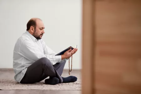 5 Keutamaan Bulan Ramadhan Yang Sayang Dilewatkan! Keutamaan Bulan Ramadhan (Freepik)