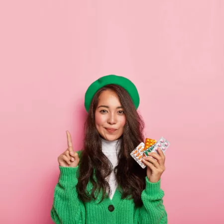 Konsumsi Obat Ini Jika Anda Ingin Awet Muda Ilustrasi Konsumsi Obat Awet Muda (Freepik)