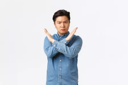 Garosero Ungkap Whistle Blower Yang Kirimkan Rekaman Audio Kim Sae Ron Ilustrasi Garosero Yang tidak Sependapat dengan Lee Jin Ho (Freepik)