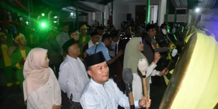 Festival Bedug Meriahkan Malam Takbiran di Masjid Agung Kuningan Festival Bedug Meriahkan Malam Takbiran di Masjid Agung Kuningan