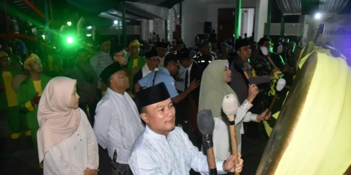 Festival Bedug Meriahkan Malam Takbiran di Masjid Agung Kuningan