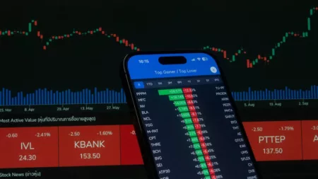 IHSG Tertekan, Apakah Indonesia Menghadapi Krisis Ekonomi IHSG Tertekan, Apakah Indonesia Menghadapi Krisis Ekonomi