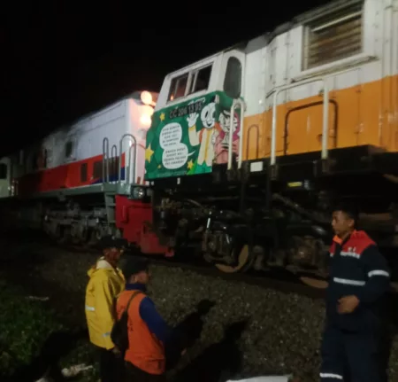 KAI Daop 2 Bandung Selesaikan Perbaikan Jalur Rel di Ciamis, Operasional Kembali Normal KAI Daop 2 Bandung Selesaikan Perbaikan Jalur Rel di Ciamis, Operasional Kembali Normal