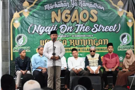 APIK Kuningan Gelar Ngaos di Pusat Pertokoan Sambut Ramadan APIK menggelar Ngaji On The Street (Ngaos) di Jalan Siliwangi, Kuningan