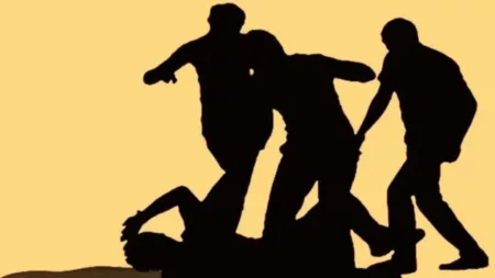 Polisi Buru Pelaku Pengeroyokan Brutal di Babakan Ciparay Ilustrasi Pengeroyokan