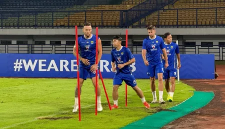 Persib Bandung Mulai Tingkatkan Intensitas Fisik Persib Bandung Mulai Tingkatkan Intensitas Fisik