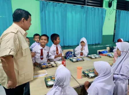 Prabowo Tambah Anggaran Program Makan Bergizi Gratis Jadi Rp171 Triliun Prabowo Tambah Anggaran Program Makan Bergizi Gratis Jadi Rp171 Triliun