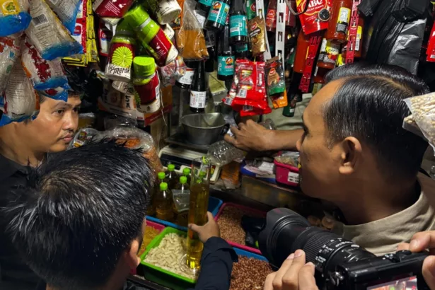 Satgas Pangan Polda Jabar Cek Harga dan Takaran Minyak