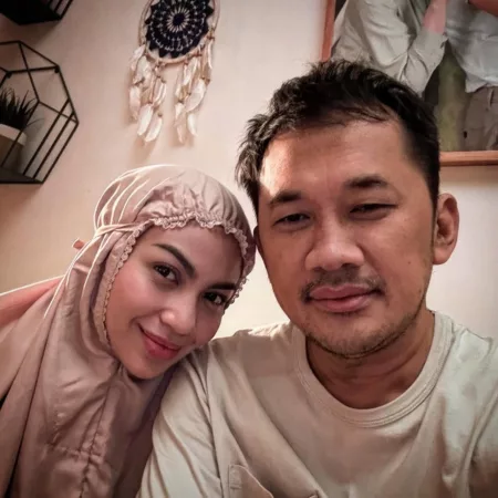 Uji Nyali! Sutradara Hanung Bramantyo Minta Izin Jadikan Ariel tatum Baby Sitter Uji Nyali! Sutradara Hanung Bramantyo Minta Izin Jadikan Ariel tatum Baby Sitter