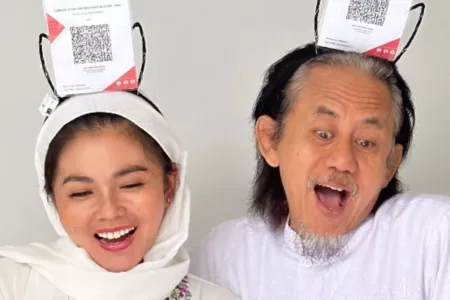 Pensiun dari Sinetron Preman Pensiun, Epy Kusnandar Jualan Takjil dengan Sang Istri Pensiun dari Sinetron Preman Pensiun, Epy Kusnandar Jualan Takjil dengan Sang Istri