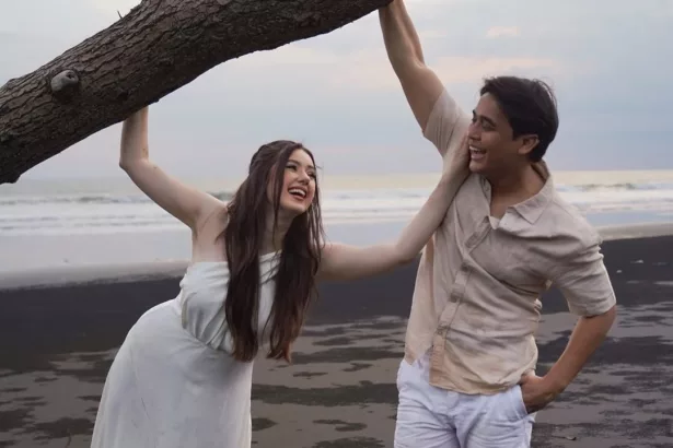 Billy Syahputra Lamar Sang Kekasih Di Pinggir Pantai (@vika.kolesnaya)