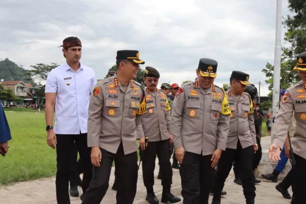 Wakapolri Komjen Ahmad Dofiri mengecek arus mudik
