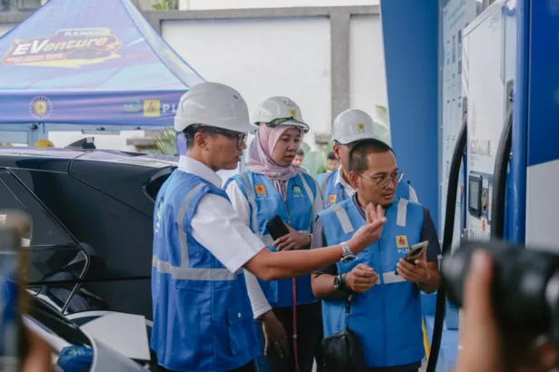 Wakil Menteri BUMN Tinjau Kesiapan Kelistrikan Jelang Idulfitri di PLN Jawa Barat