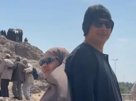 Bucinnya Sus Rini dan Suami di Tanah Suci Mekkah Bucinnya Sus Rini dan Suami di Tanah Suci Mekkah (@riniperdiyanti)