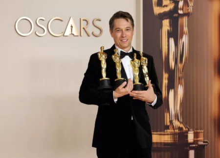 Film ‘ANORA’ Sukses Borong 5 Piala Oscar! Film ‘ANORA’ Sukses Borong 5 Piala Oscar!