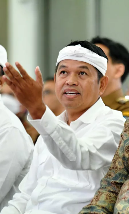 Dedi Mulyadi Pastikan Beasiswa Siswa SMA/SMK Swasta Tetap Masuk APBD Jabar 2026 Dedi Mulyadi: Modifikasi Cuaca 10 Hari untuk Kurangi Risiko Banjir