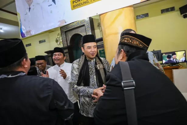 Wawalkot Bandung Erwin Murka! Pengelola TPU Ujungberung Kedapatan Pungli Rp 1,3 Juta