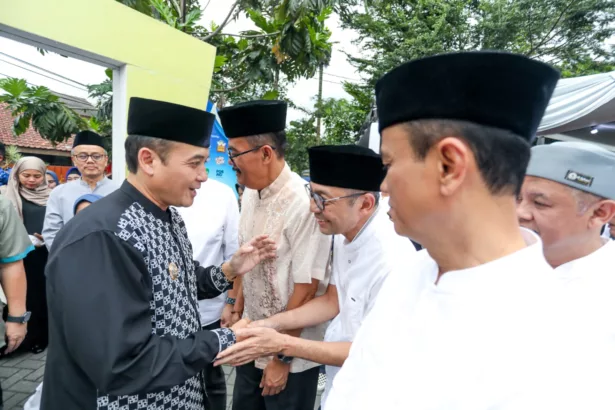 Safari Ramadan, Erwin Ajak Masyarakat Amalkan Al-Qur’an Safari Ramadan, Erwin Ajak Masyarakat Amalkan Al-Qur’an