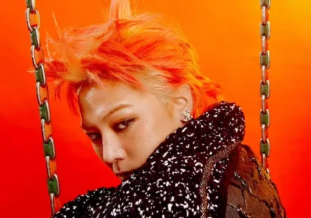 G-Dragon Sambangi Indonesia di Tur “Ubermensch” G-Dragon Sambangi Indonesia di Tur "Ubermensch” (@xxxibgdrgn)