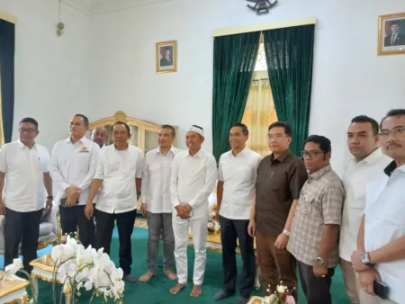 Gubernur Jabar Dedi Mulyadi Ingatkan Pengurus Kadin Jabar Harus Akur Gubernur Jabar Dedi Mulyadi Ingatkan Pengurus Kadin Jabar Harus Akur