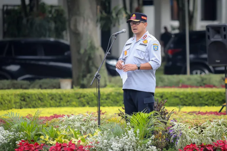 Wali Kota Bandung Farhan meresmikan Satgas Pemberantasan Premanisme