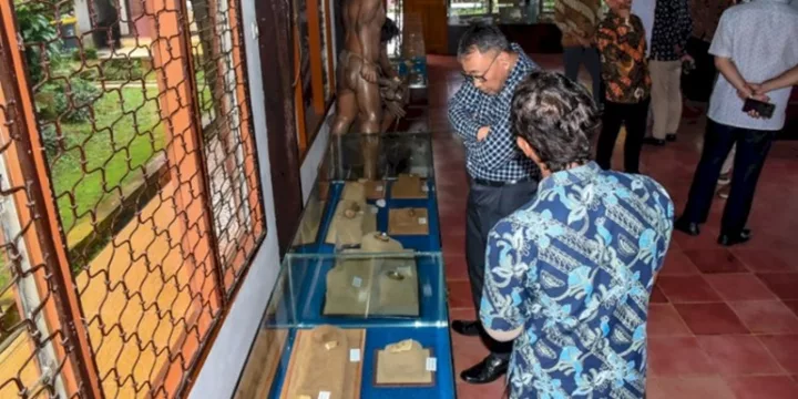 Yomanius Untung Soroti Minimnya Akses Jalan ke Situs Taman Purbakala Cipari