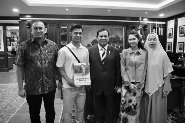 Mertua Pratama Arhan, Andre Rosiade, sebut pemain Timnas Indonesia pura pura cedera