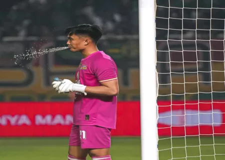 Ernando Ari Bersinar, Berpeluang Masuk Timnas Indonesia untuk Kualifikasi Piala Dunia 2026 Ernando Ari tampil gemilang saat Persebaya Surabaya menang 4-1 atas Persib Bandung