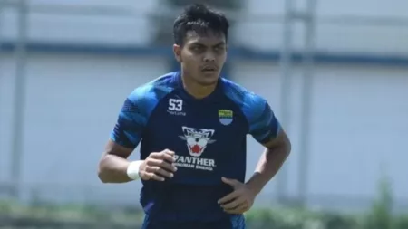 Menghitung Hari Kontraknya Akan Habis di Persib, Bagaimana Nasib Rachmat Irianto? Resmi ! 3 Musim Bersama Rachmat Irianto Tinggalkan Persib Bandung