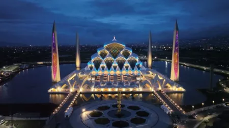 Rekomendasi 5 Masjid untuk Sholat Malam di Kota Bandung, Paling Nyaman Buat Itikaf Rekomendasi 5 Masjid untuk Sholat Malam di Kota Bandung, Paling Nyaman Buat Itikaf